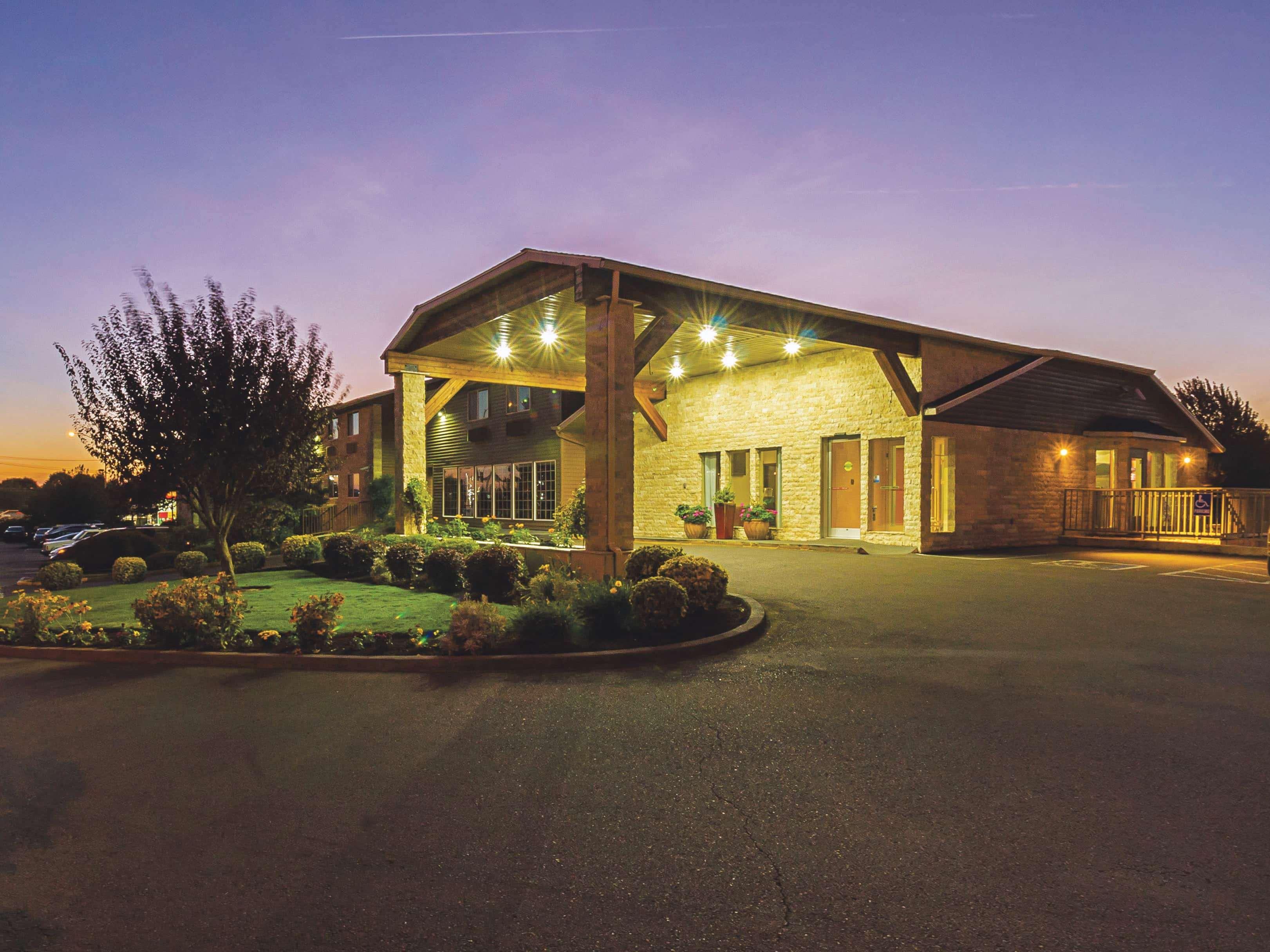 Hotel La Quinta By Wyndham Woodburn Esterno foto