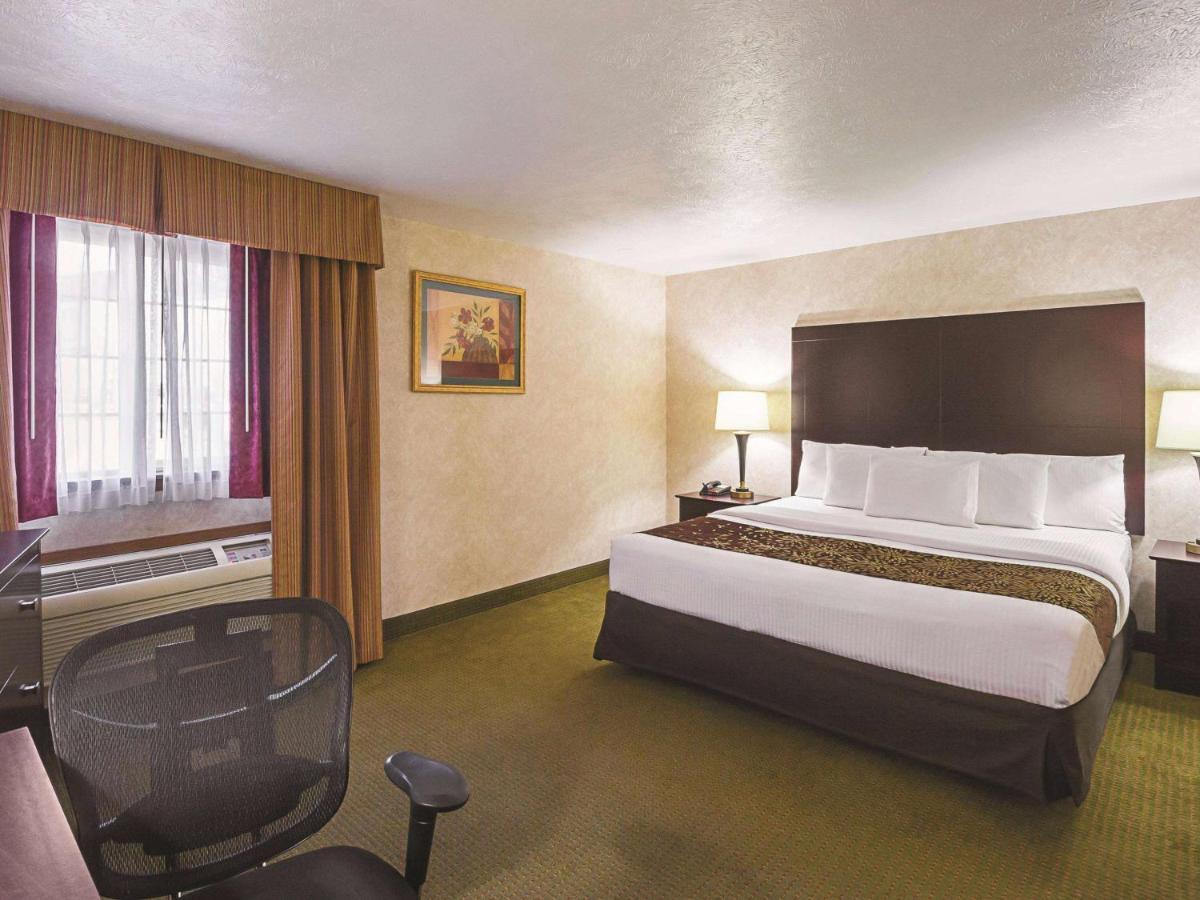 Hotel La Quinta By Wyndham Woodburn Esterno foto